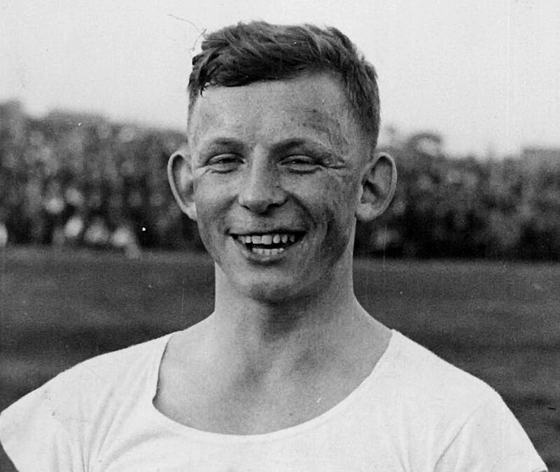 Na Mundialu 1938 w meczu Polski z Brazylią (5:6) Ernest Wilimowski strzelił 4 gole. Ile ich zdobył w regulaminowym czasie gry?