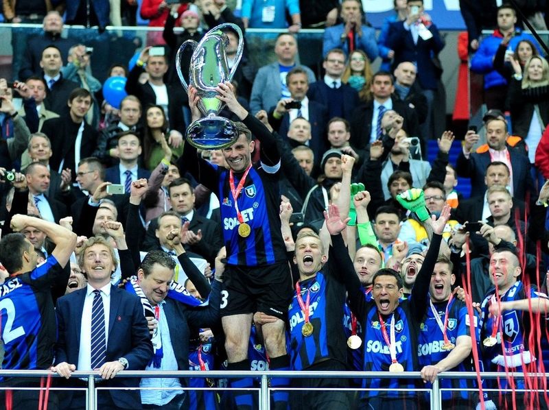 W sezonie 2013/2014 Zawisza zdobył Puchar Polski. Kto był jego rywalem?
