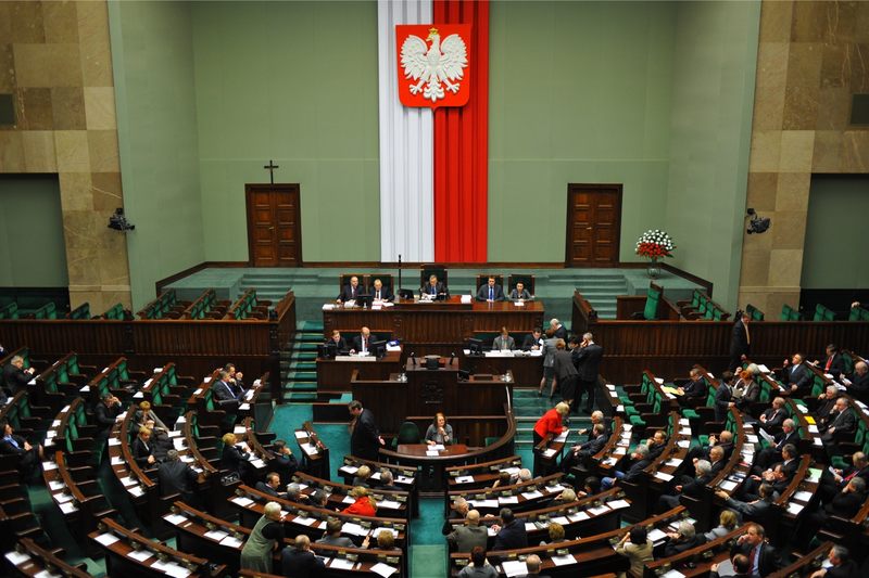 Kto był pierwszym premierem Polski po przemianach w 1989 r.?
