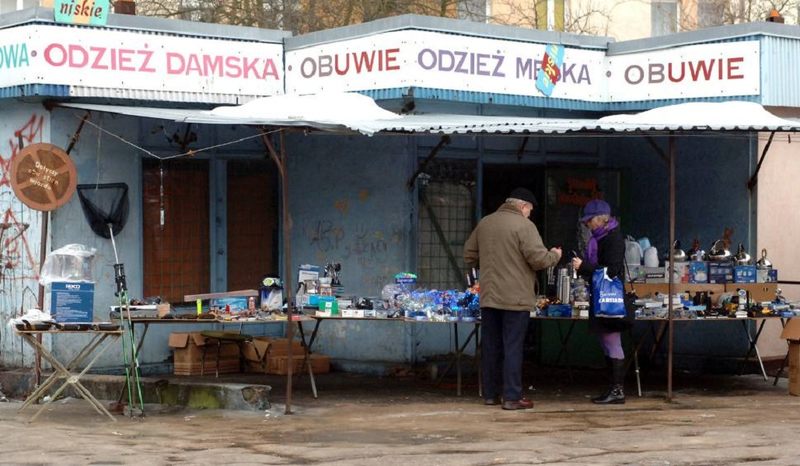 Jaka lada sklepowa była najpopularniejsza, gdy w Słupsku w latach 1989-1993 handel odbywał się na ulicy Wojska Polskiego?