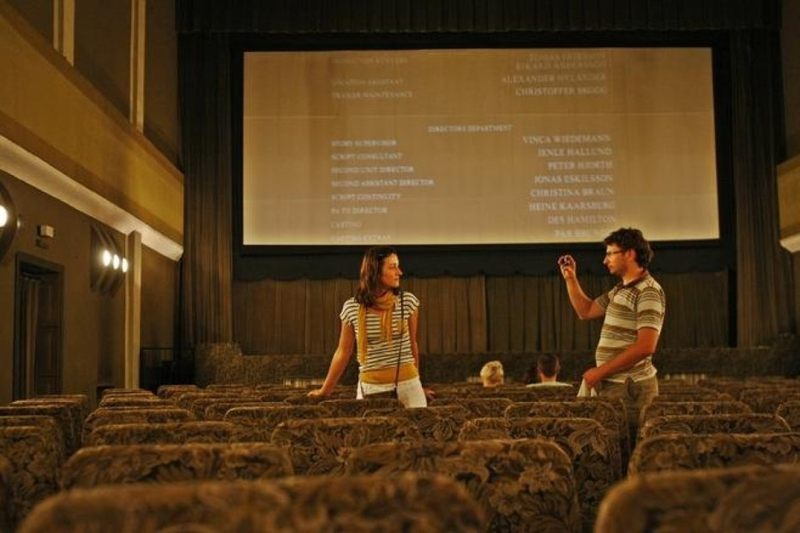 Kino przy al. Hallera działało do 2011 bez przerwy od lat 50. Było to jedno z ostatnich kin, gdzie seans rozpoczynał się gongiem. Mowa o kinie