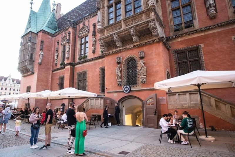 Najstarsza, średniowieczna piwiarnia i restauracja we Wrocławiu nazywa się: