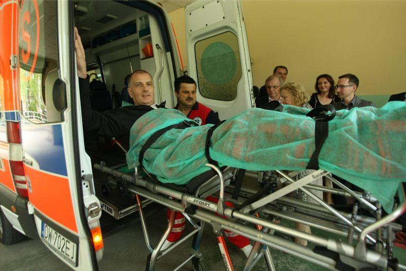 Wypadek prezydenta Rafała Dutkiewicza miał miejsce 15 kwietnia 2014 r. Dutkiewicz wjechał samochodem służbowym wprost pod nadjeżdżający pojazd MPK. Był to tramwaj linii: