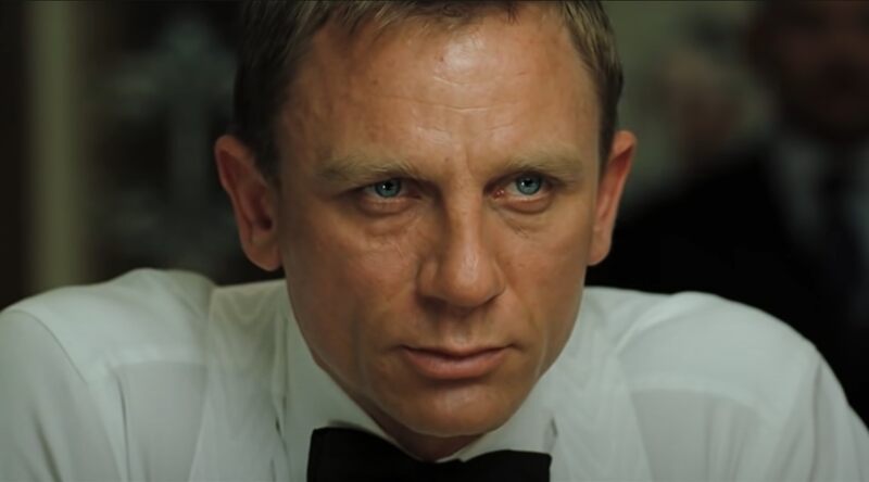 Jaki tytuł miał pierwszy film o Jamesie Bondzie, w którym zagrał Daniel Craig?